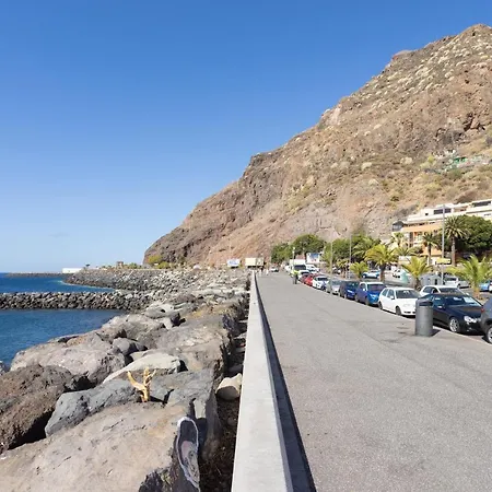 Fantastic Location Teresitas アパート *